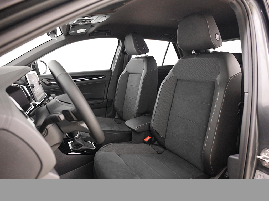 Volkswagen T-Roc 2.0 STYLE DSG BLACKSTYLE AHK LED+ CAM LM19