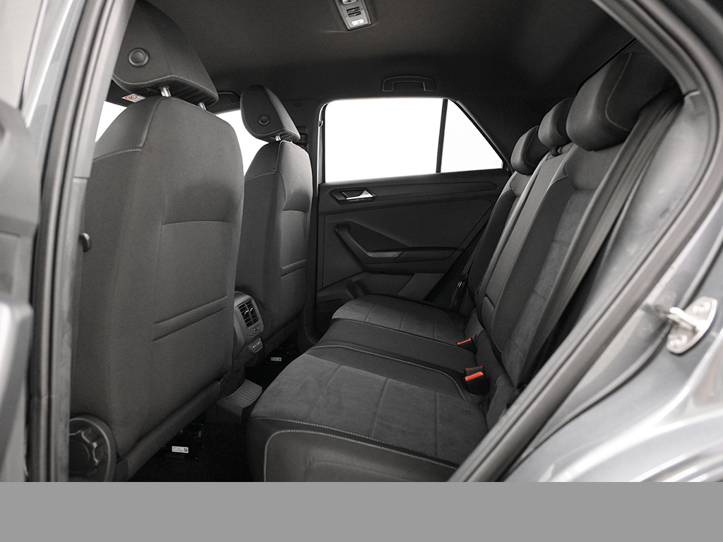 Volkswagen T-Roc 2.0 STYLE DSG BLACKSTYLE AHK LED+ CAM LM19