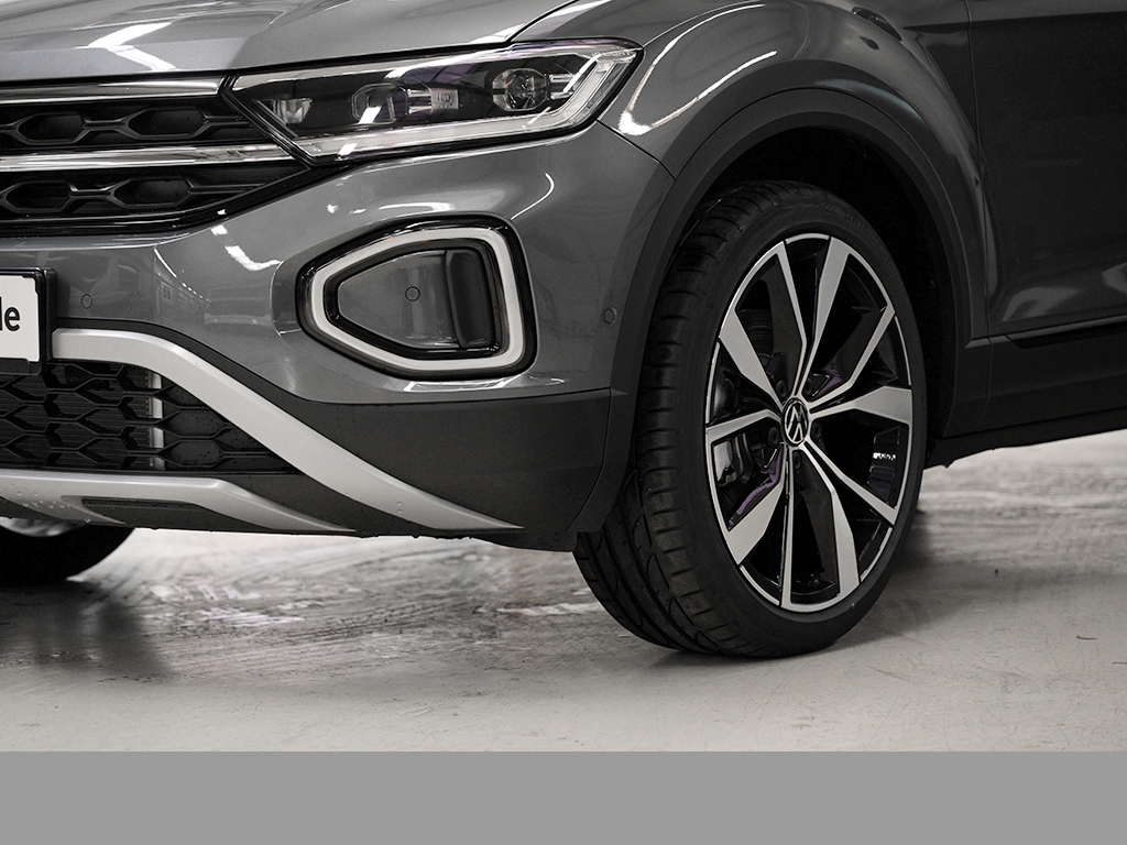 Volkswagen T-Roc 2.0 STYLE DSG BLACKSTYLE AHK LED+ CAM LM19
