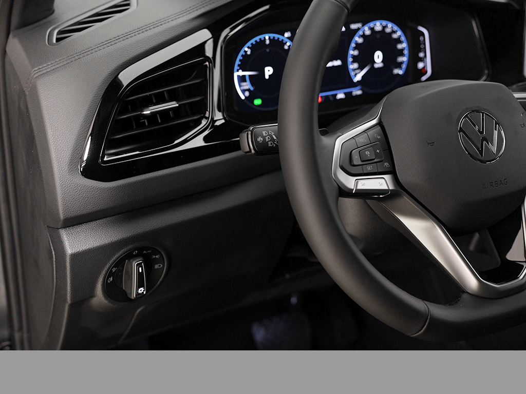 Volkswagen T-Roc 2.0 STYLE DSG BLACKSTYLE AHK LED+ CAM LM19