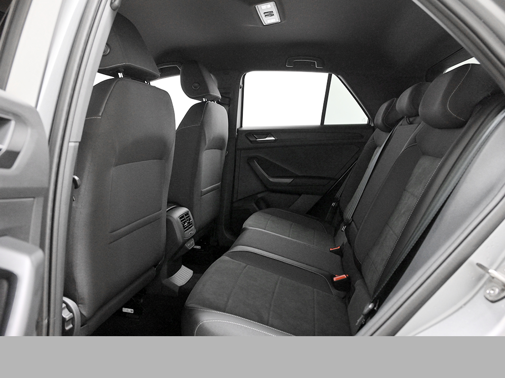 Volkswagen T-Roc 2.0 STYLE DSG BLACKSTYLE AHK LED+ CAM LM19