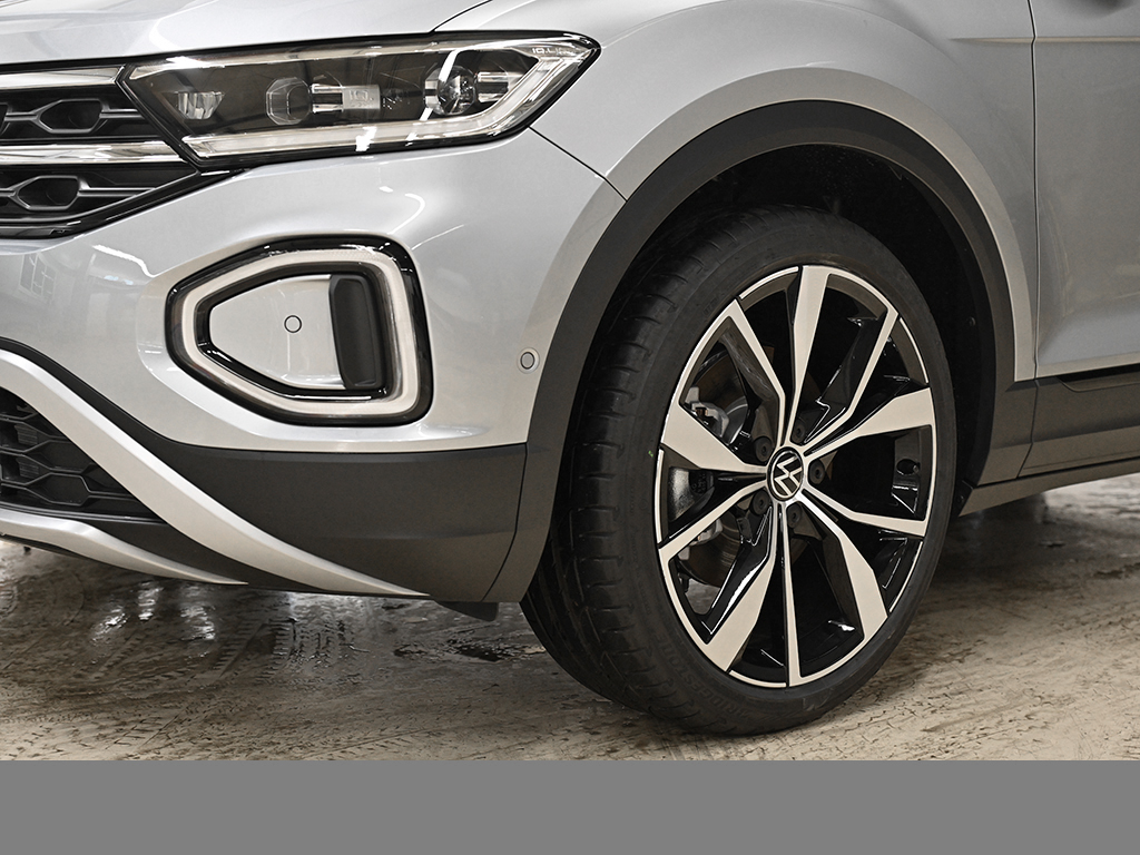 Volkswagen T-Roc 2.0 STYLE DSG BLACKSTYLE AHK LED+ CAM LM19