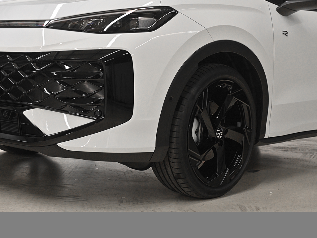 Volkswagen T-Roc 1.5 R-LINE DSG PANO BLACKSTYLE AHK LM20