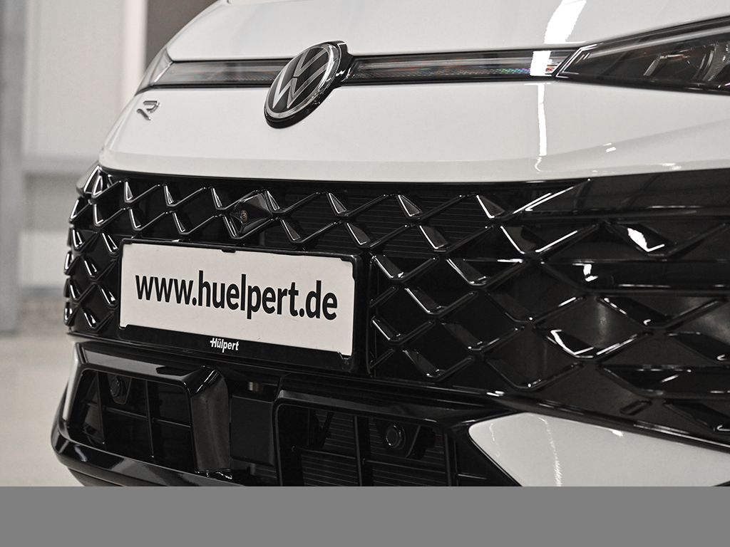 Volkswagen T-Roc 1.5 R-LINE DSG PANO BLACKSTYLE AHK LM20