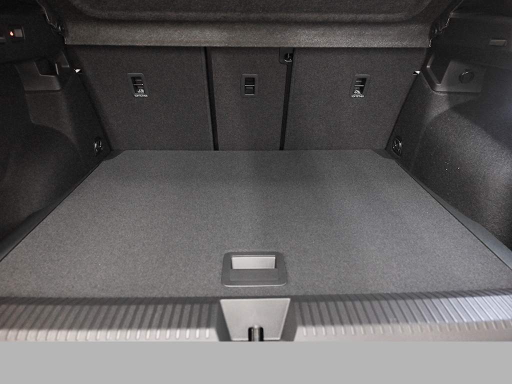 Volkswagen T-Roc 1.5 R-LINE DSG PANO BLACKSTYLE AHK LM20