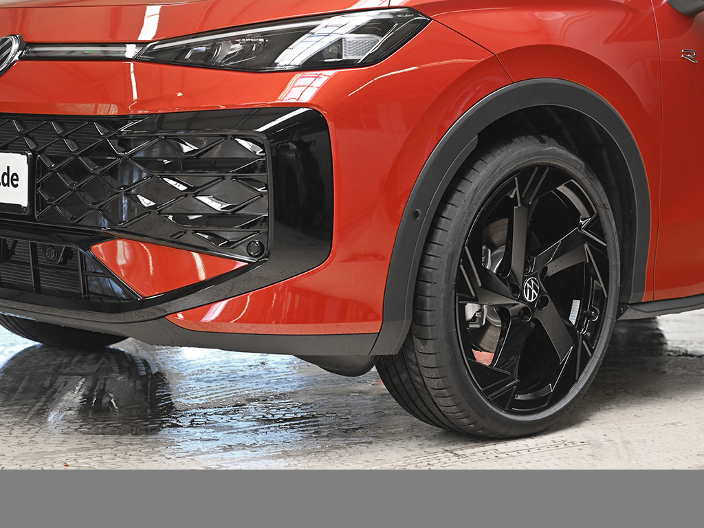 Volkswagen T-Roc 1.5 R-LINE DSG PANO BLACKSTYLE AHK LM20