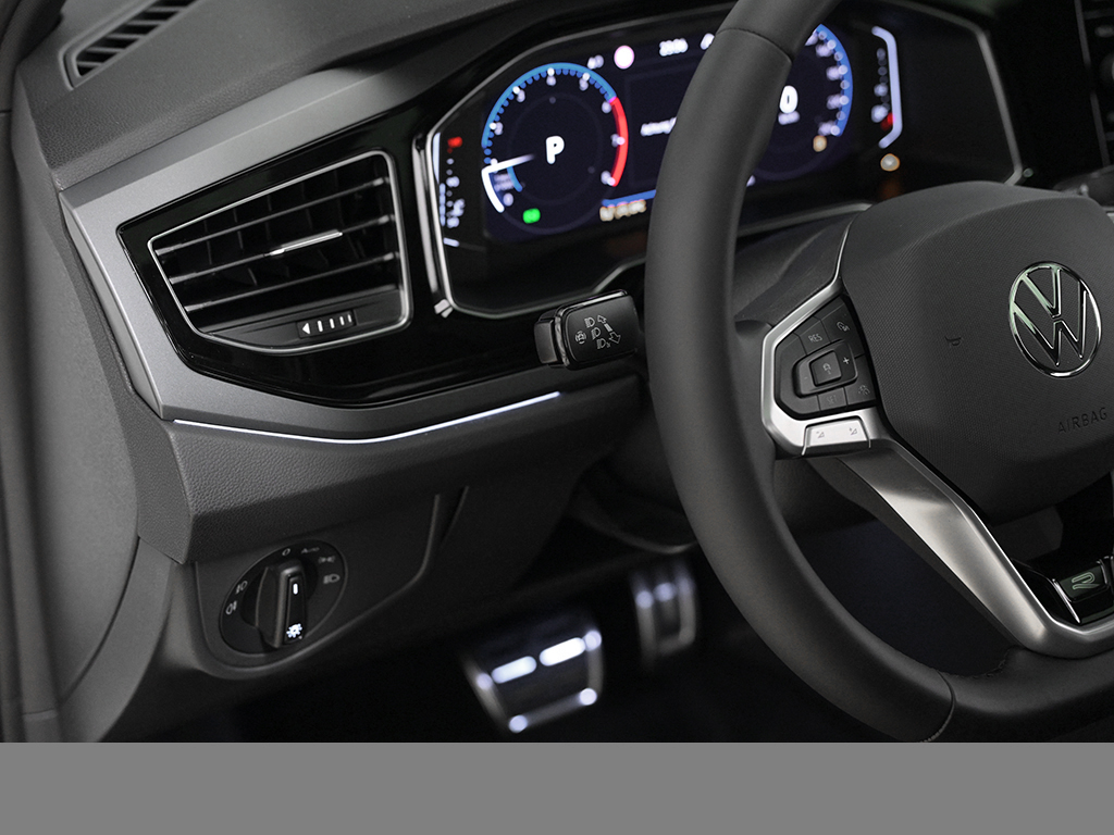 Volkswagen Polo 1.0 R-LINE DSG PANO MATRIXLED CAM KEYLESS