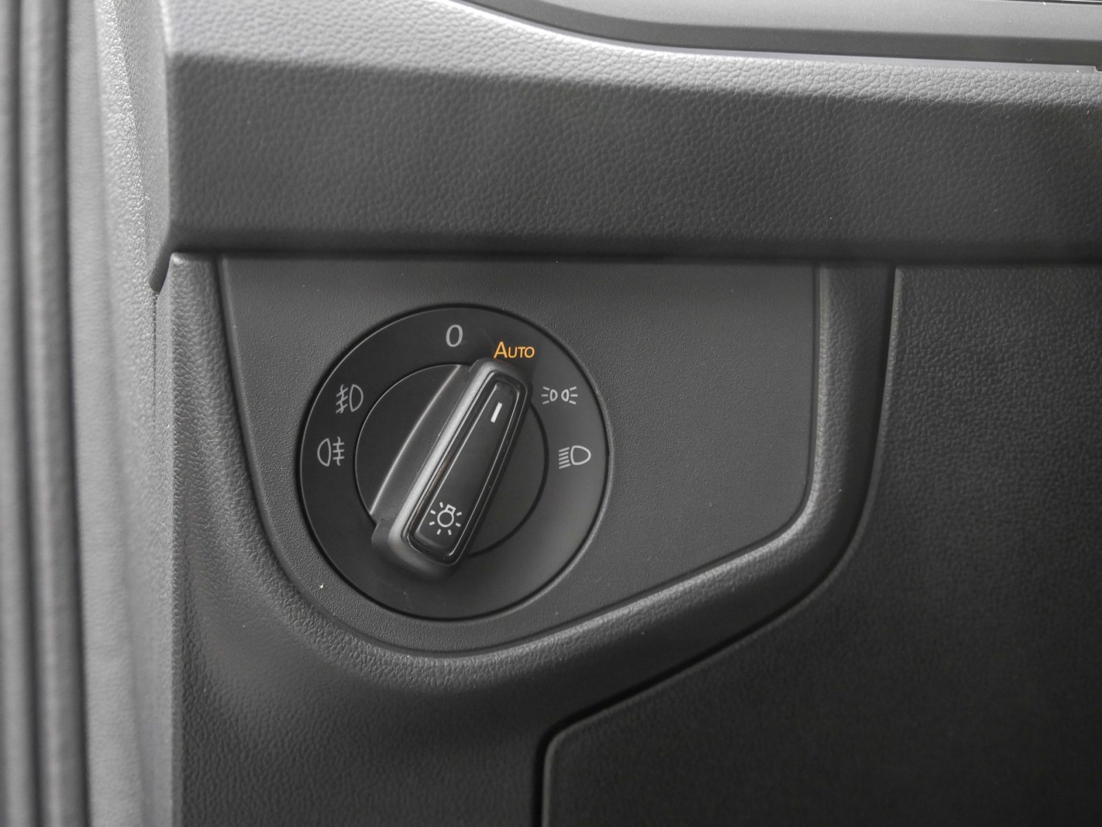 Volkswagen Taigo 1.5 R-LINE DSG BLACKSTYLE AHK NAVI CAM