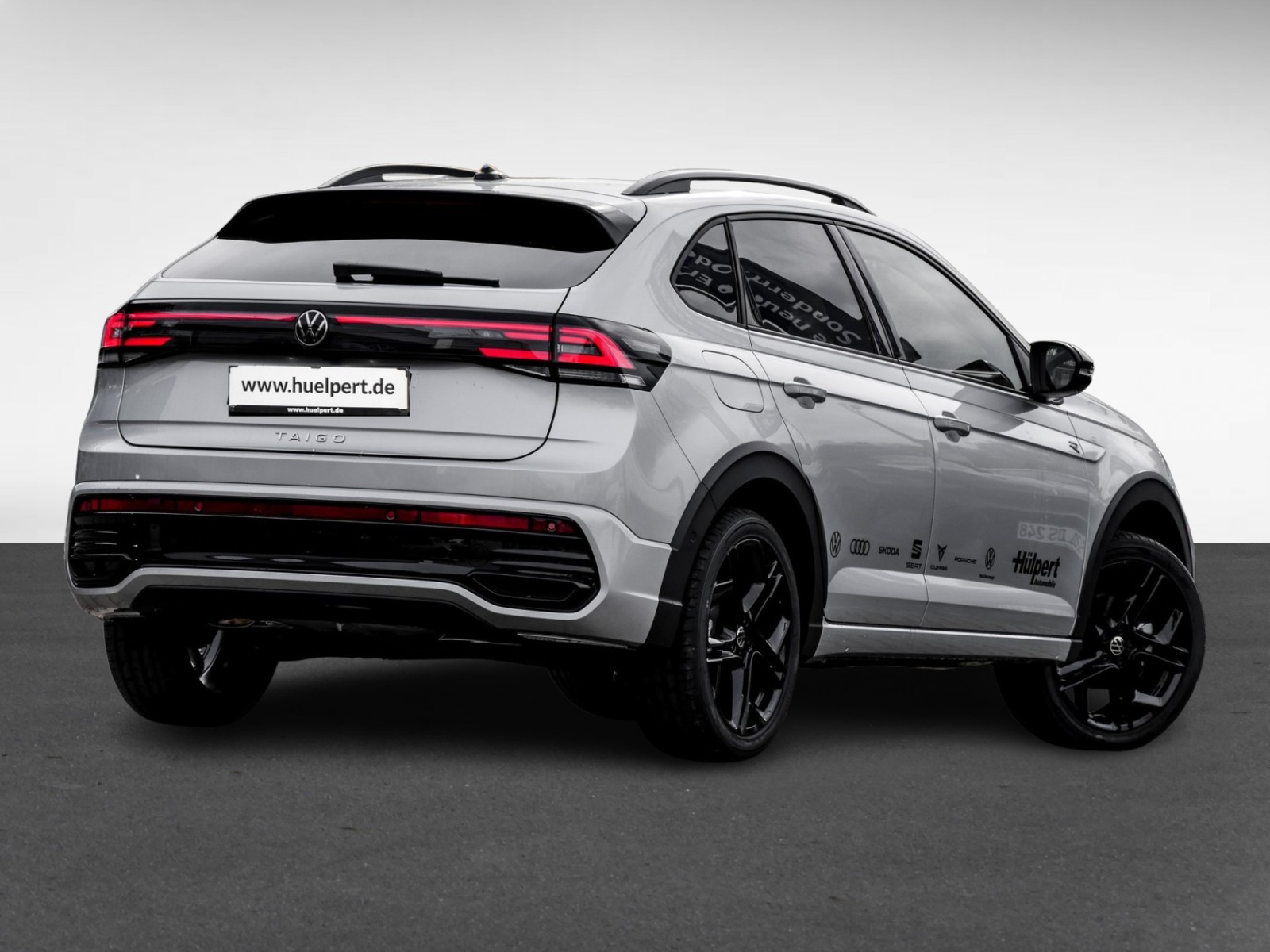 Volkswagen Taigo 1.5 R-LINE DSG BLACKSTYLE AHK NAVI CAM