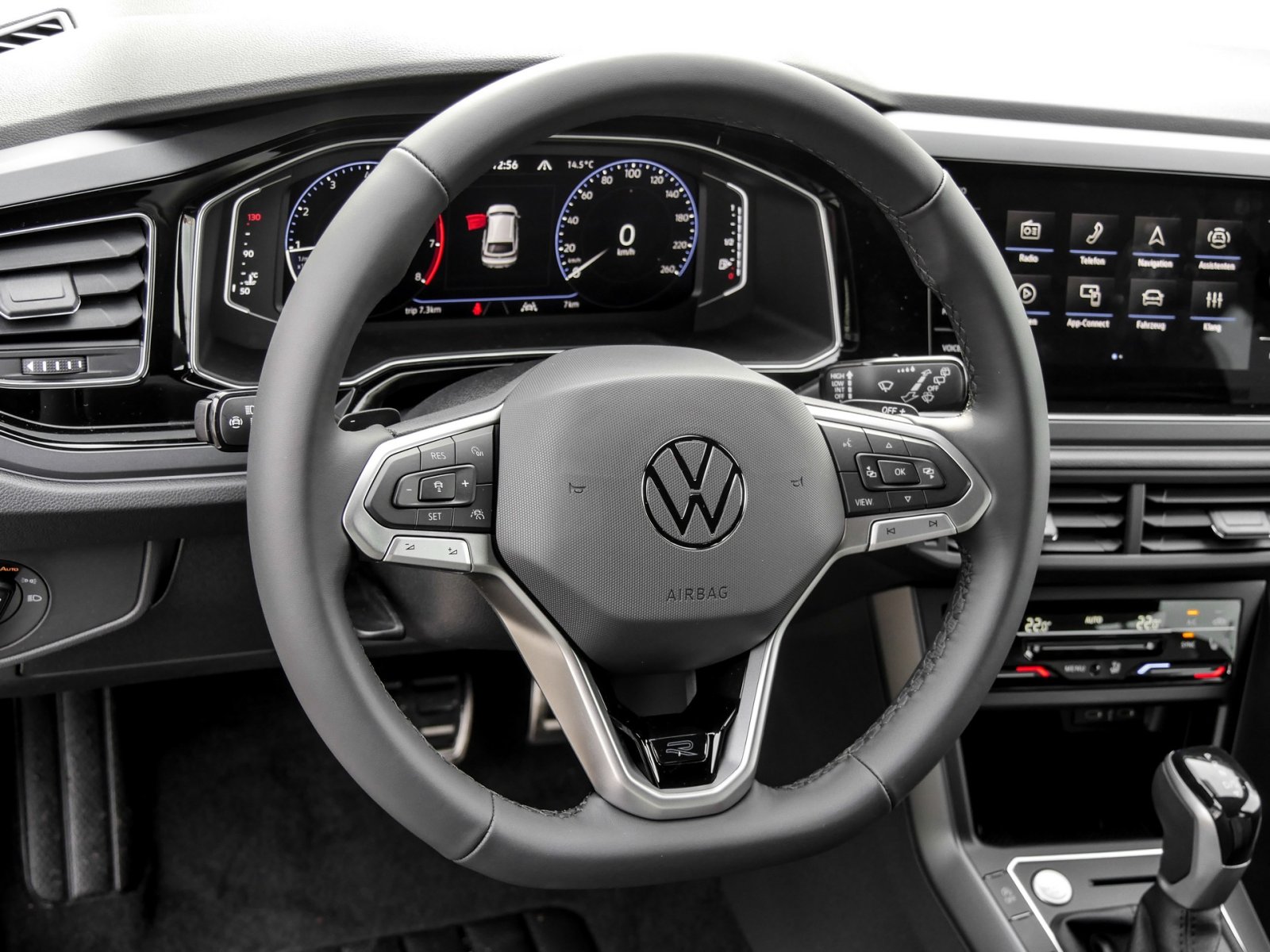 Volkswagen Taigo 1.5 R-LINE DSG BLACKSTYLE AHK NAVI CAM