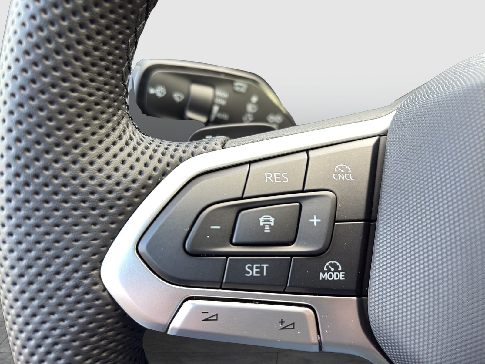 Volkswagen Passat Variant 2.0 R-LINE DSG PANO STANDHZG LM19