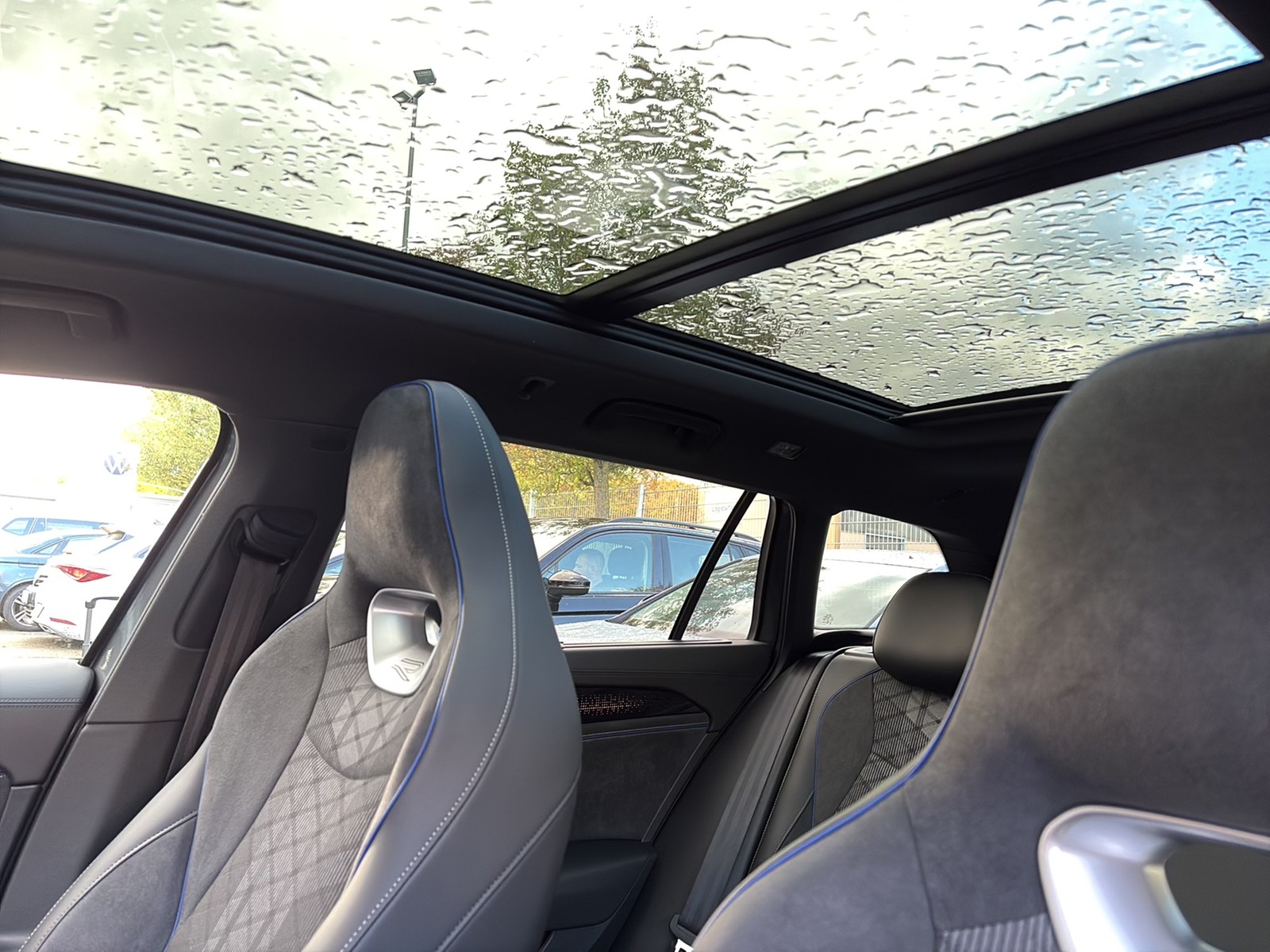 Volkswagen Passat Variant 2.0 R-LINE DSG PANO STANDHZG LM19