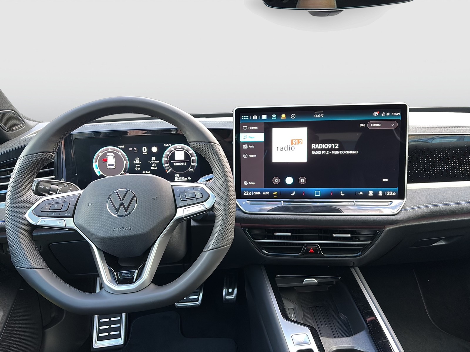 Volkswagen Passat Variant 2.0 R-LINE DSG PANO STANDHZG LM19