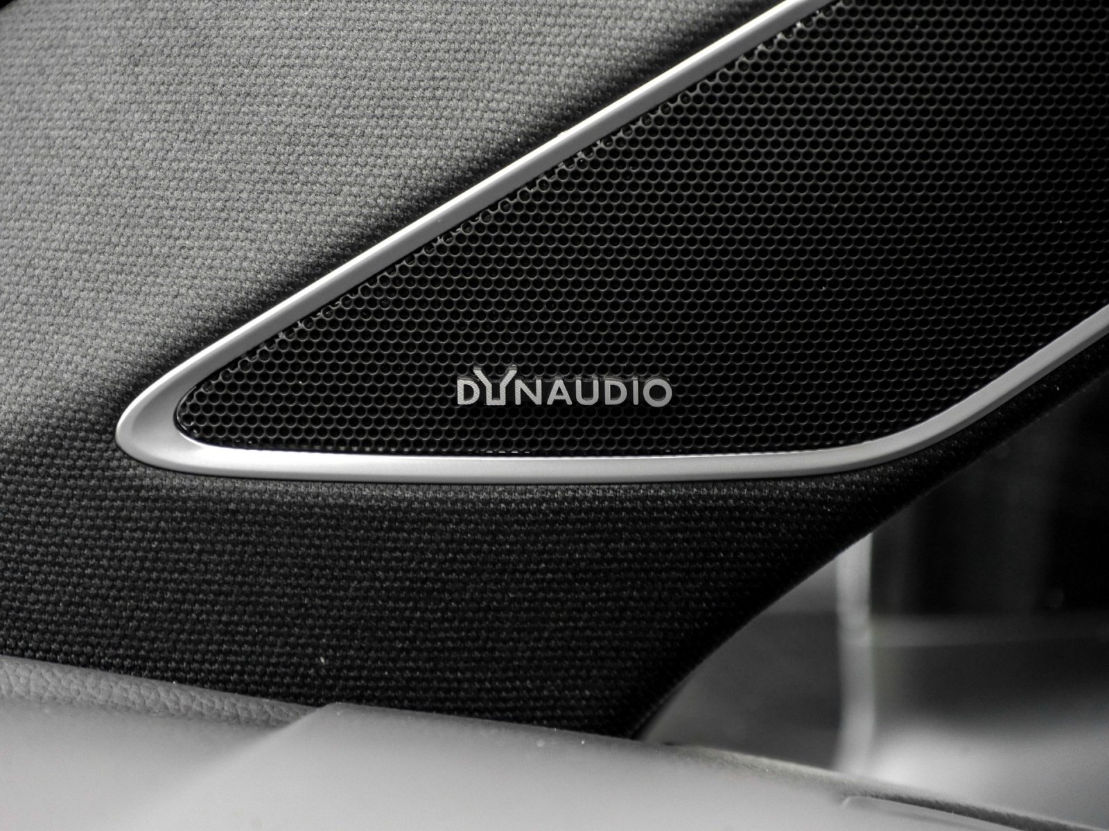 Volkswagen Touareg V6 R-LINE ALLRADLENKUNG PANO AHK LM21