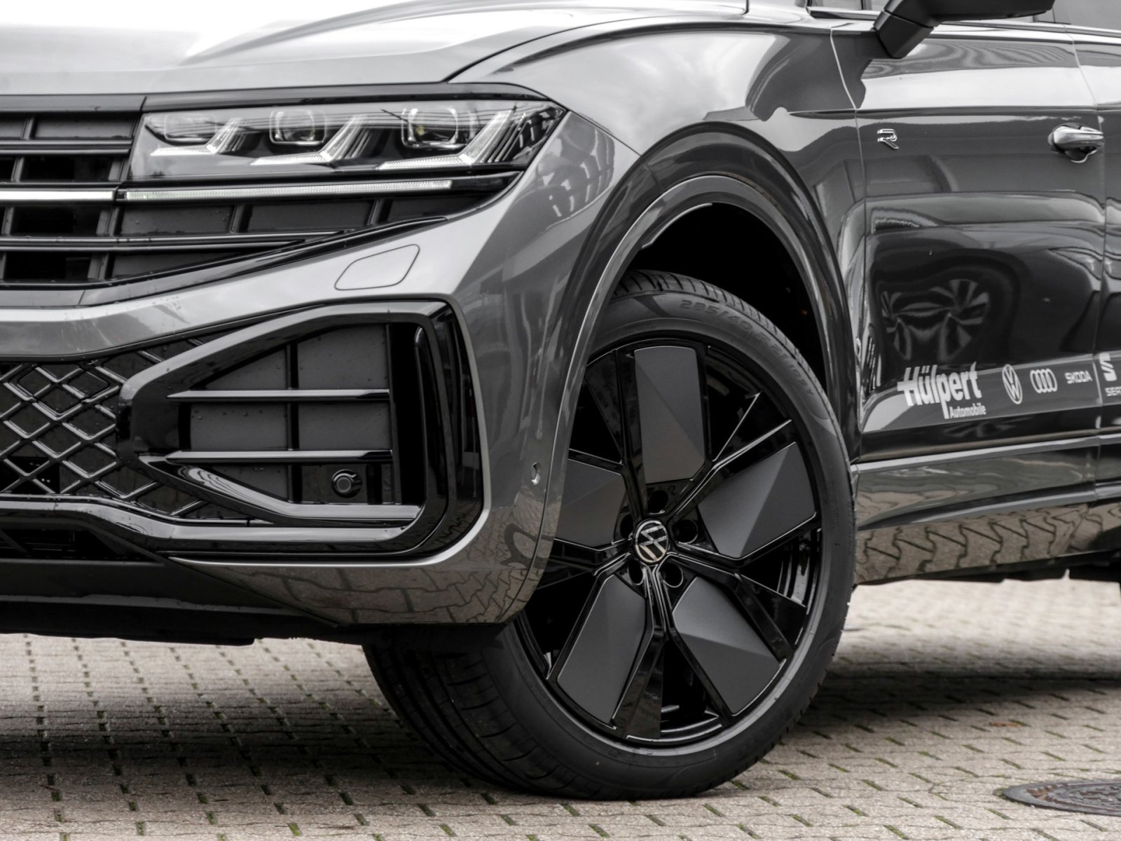 Volkswagen Touareg V6 R-LINE ALLRADLENKUNG PANO AHK LM21