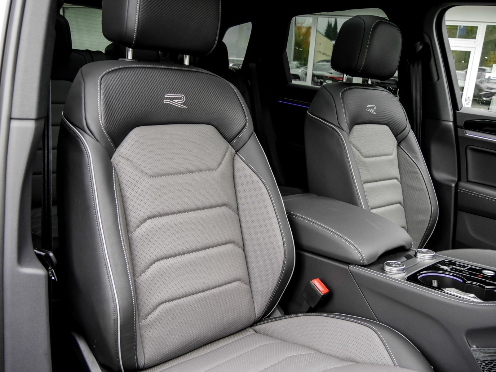 Volkswagen Touareg V6 R-LINE ALLRADLENKUNG PANO AHK LM21