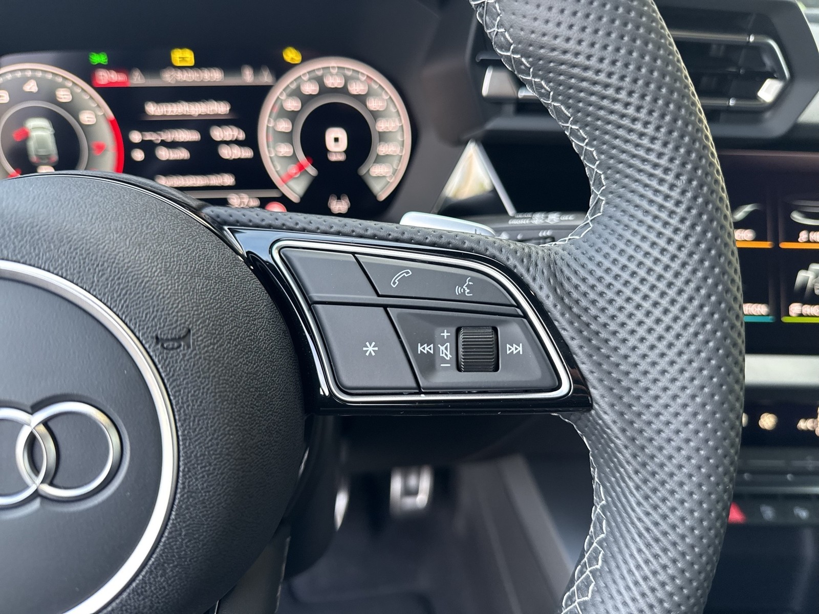 Audi A3 Sportback quattro S LINE PANO CAM ACC LM18