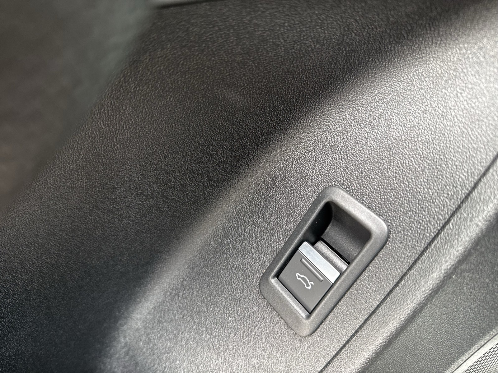 Audi Q3 advanced NEUES MODELL CAM E-KLAPPE NAVI ALU17