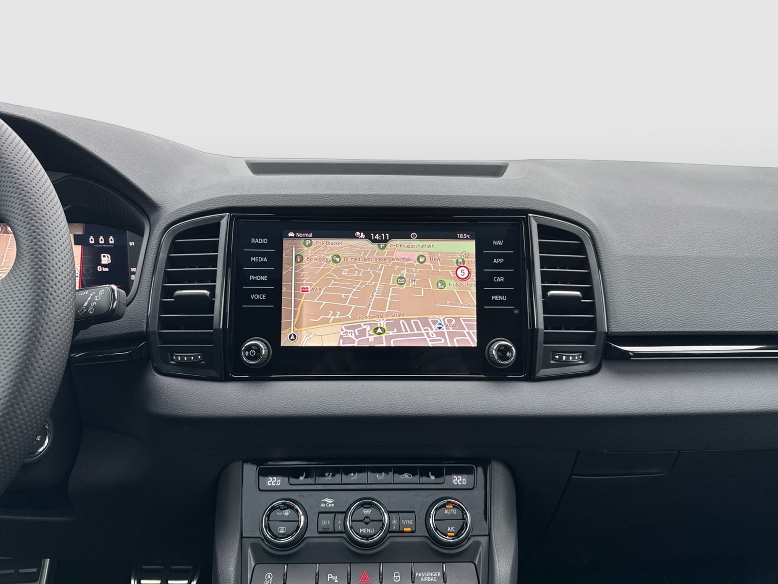 Skoda Karoq 2.0 SPORTLINE 4X4 PANO CAM ACC LM19 MATRIX