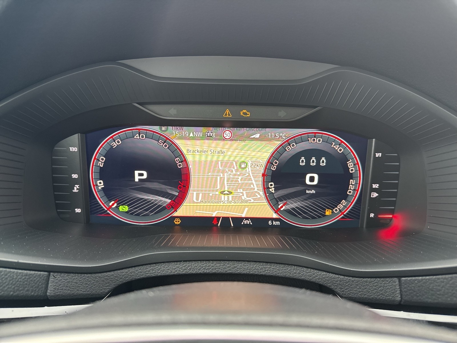 Skoda Karoq 2.0 SPORTLINE 4X4 PANO CAM ACC LM19 MATRIX