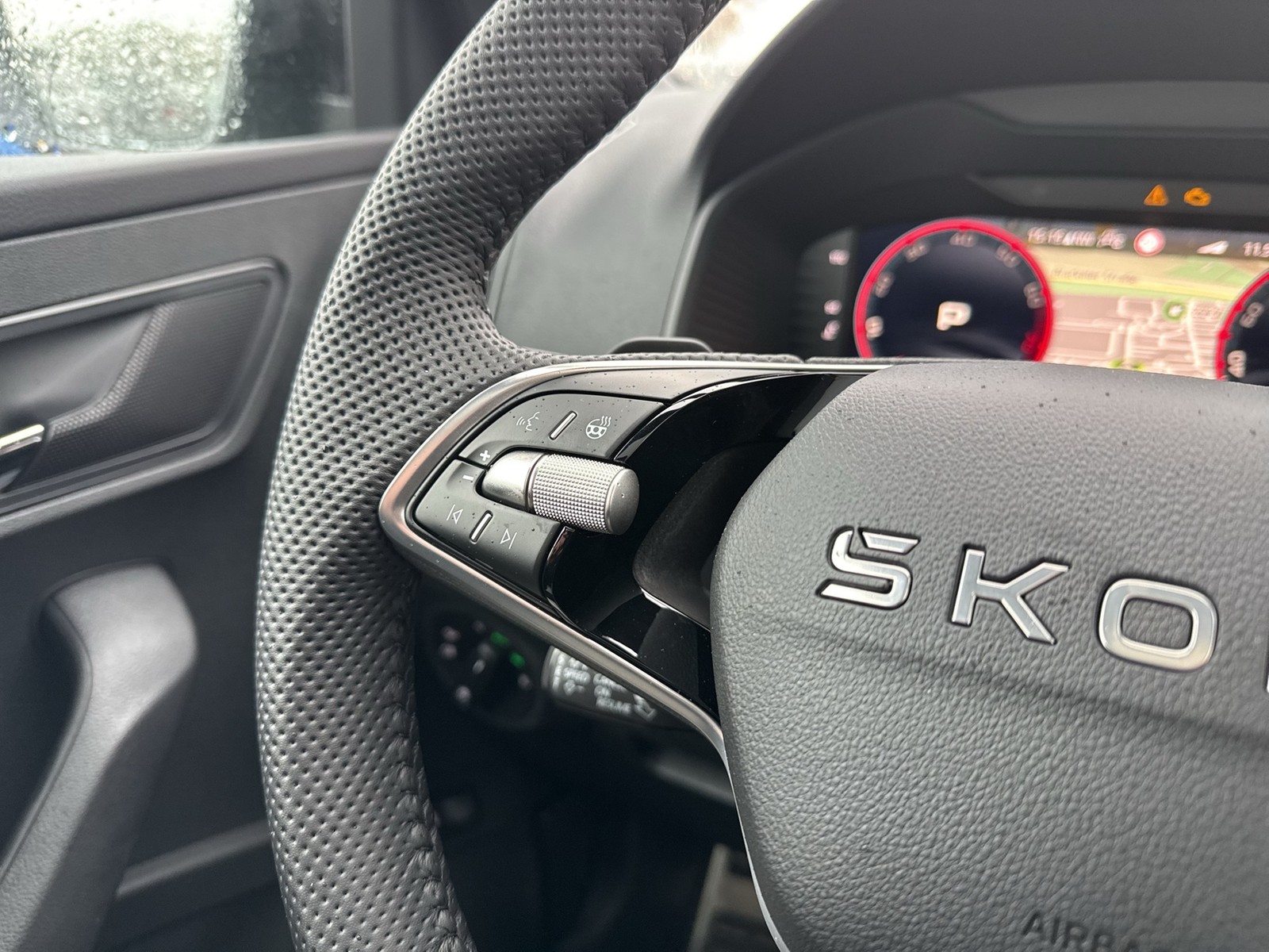 Skoda Karoq 2.0 SPORTLINE 4X4 PANO CAM ACC LM19 MATRIX