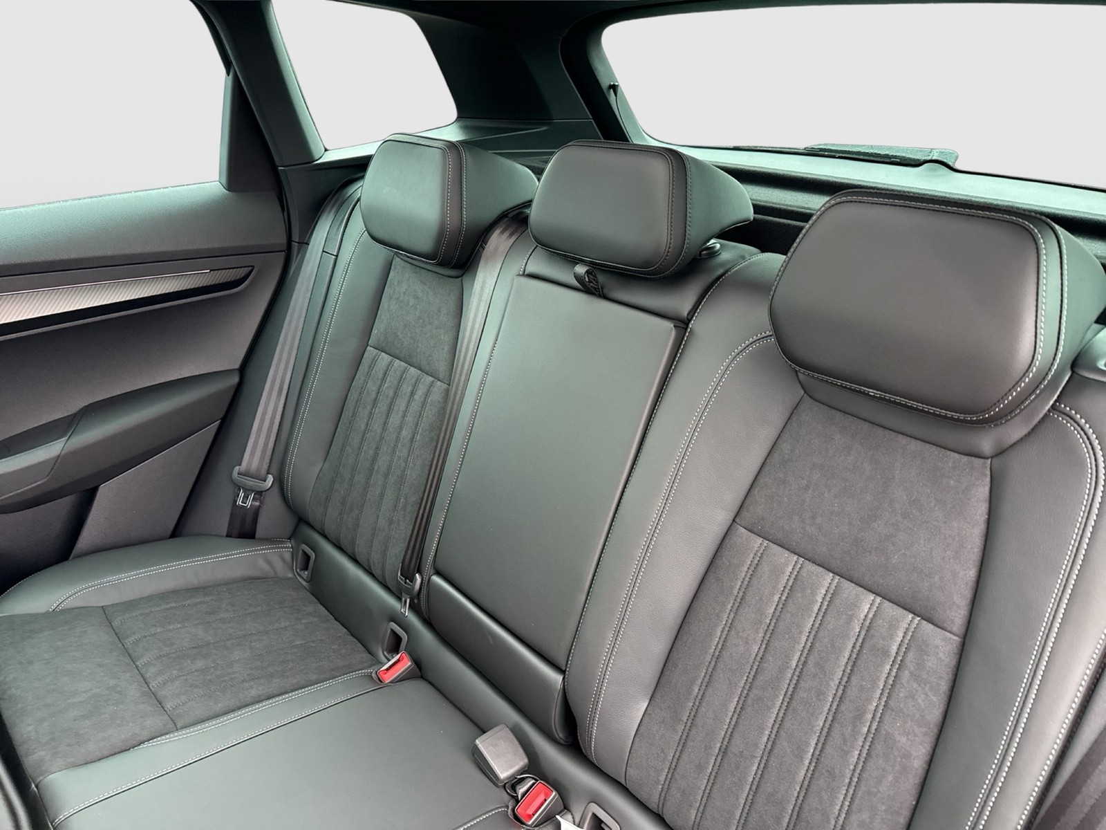 Skoda Karoq 2.0 SPORTLINE 4X4 PANO CAM ACC LM19 MATRIX