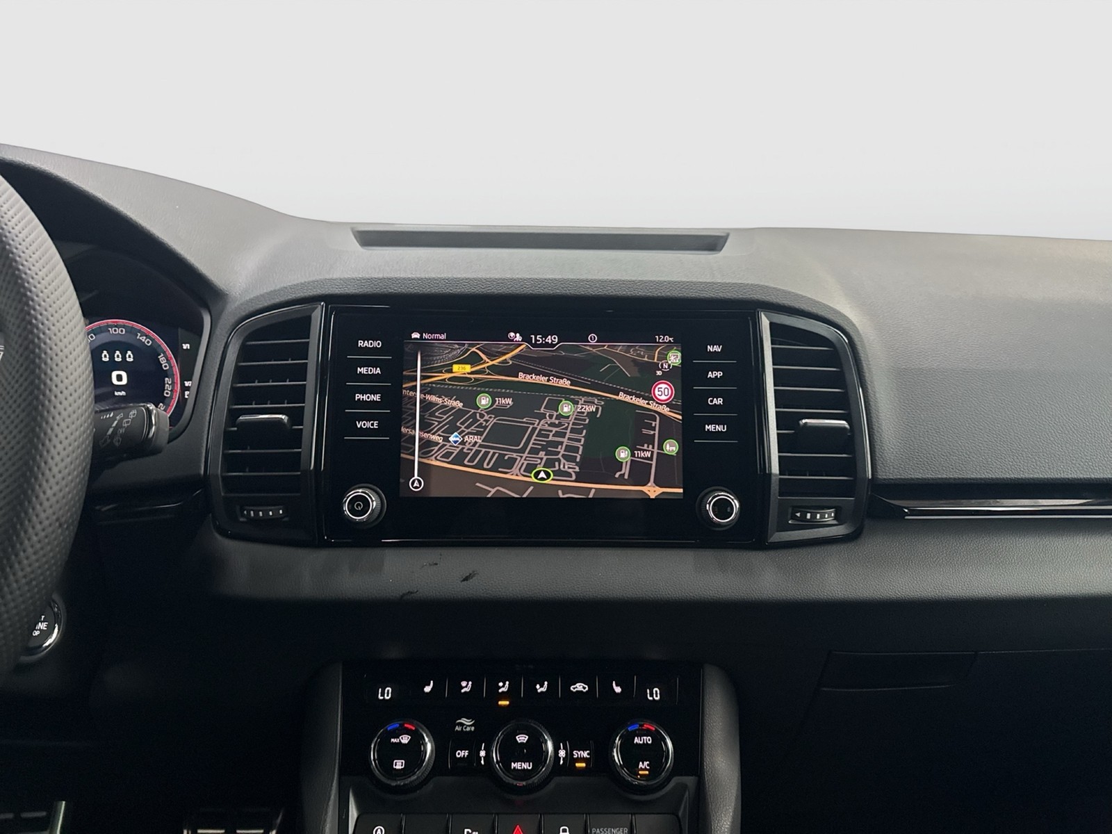 Skoda Karoq 2.0 SPORTLINE 4X4 PANO CAM ACC LM19 MATRIX