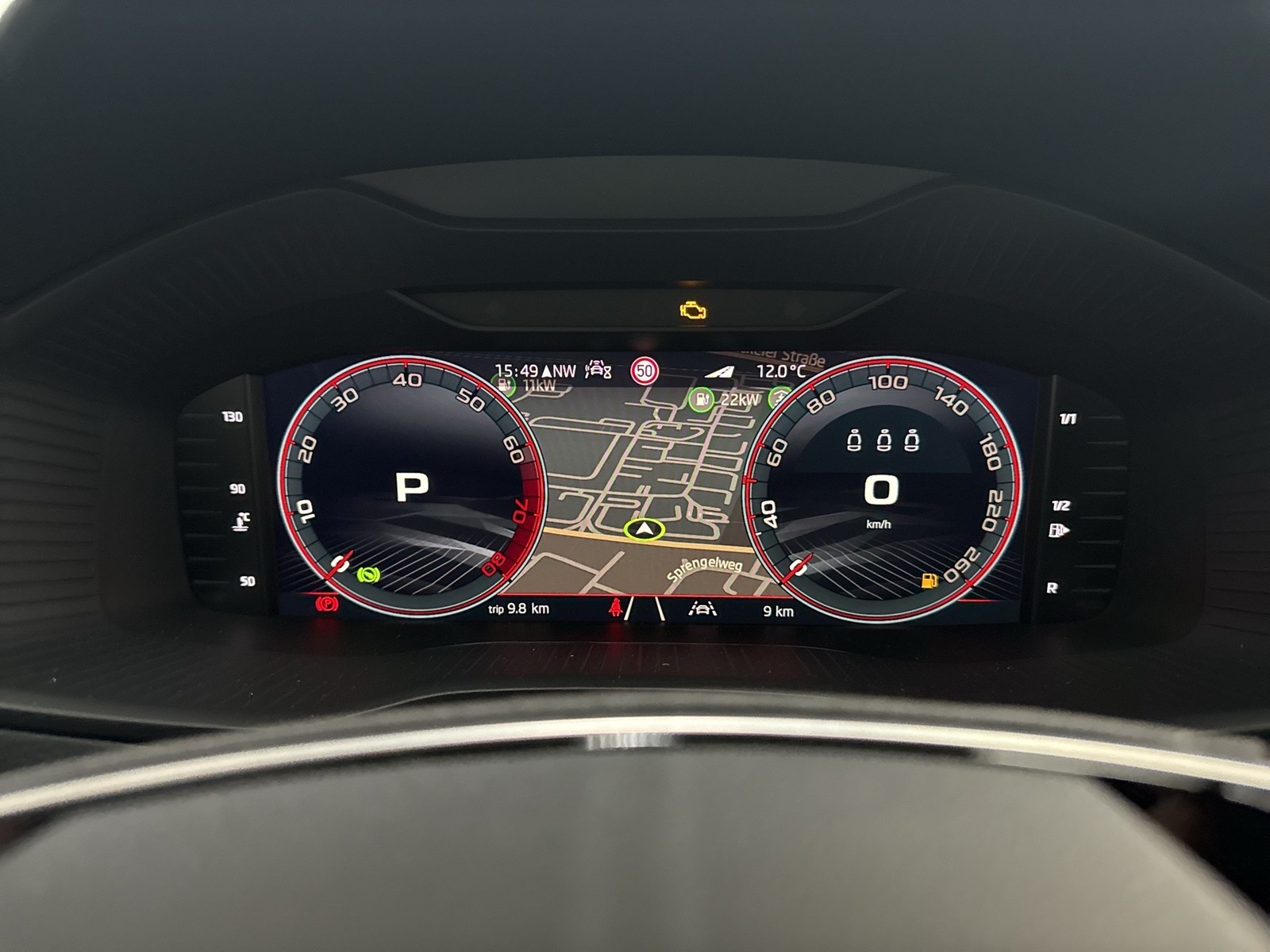 Skoda Karoq 2.0 SPORTLINE 4X4 PANO CAM ACC LM19 MATRIX