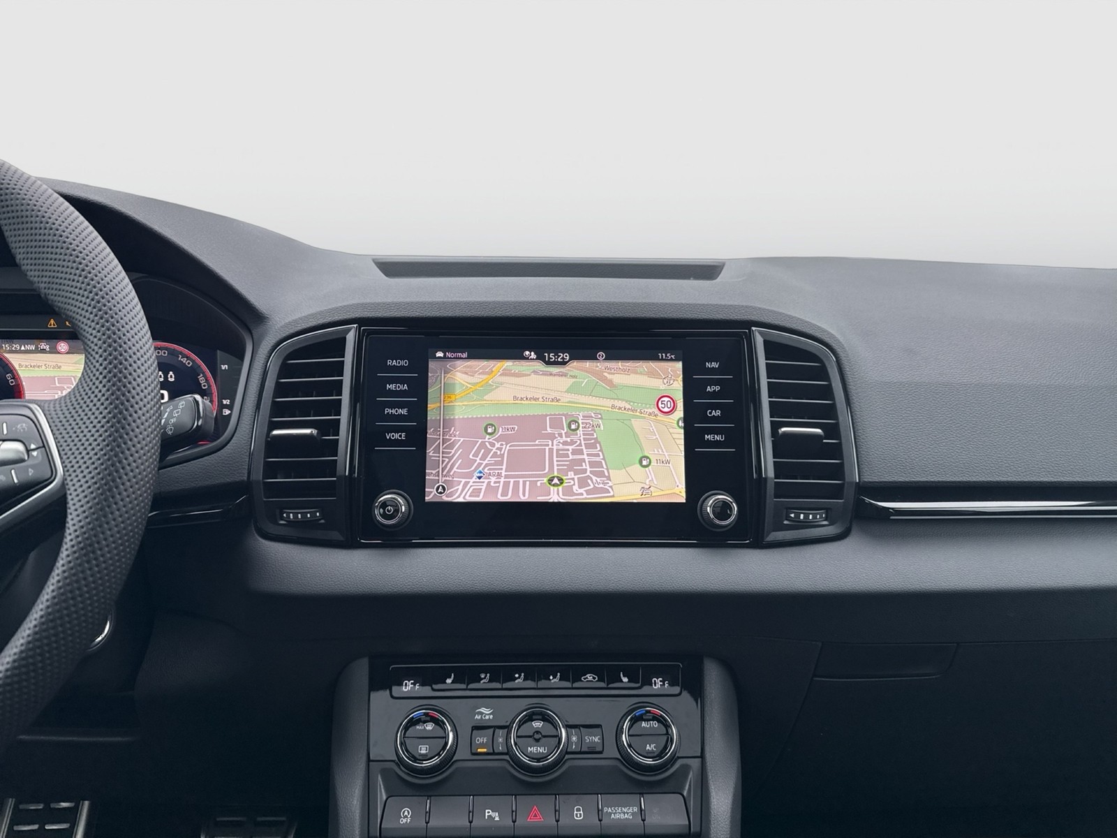 Skoda Karoq 2.0 SPORTLINE 4X4 PANO CAM ACC LM19 MATRIX