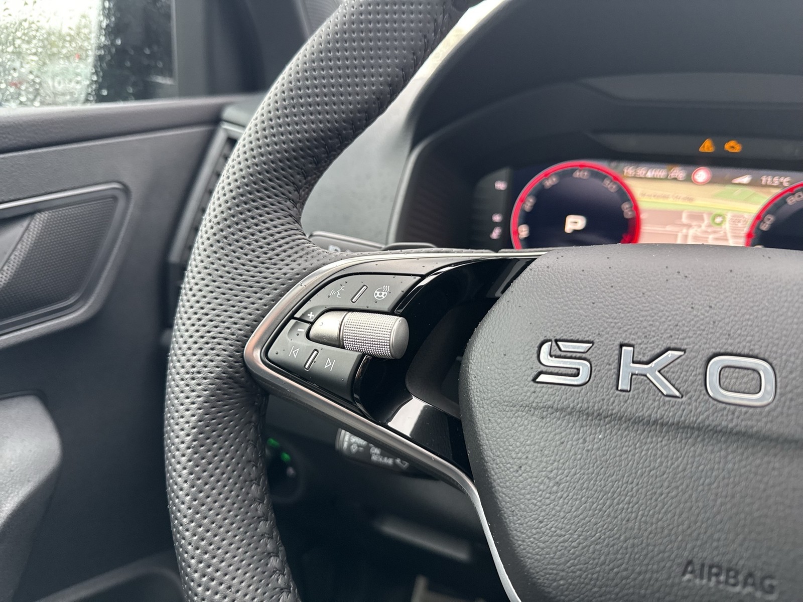 Skoda Karoq 2.0 SPORTLINE 4X4 PANO CAM ACC LM19 MATRIX