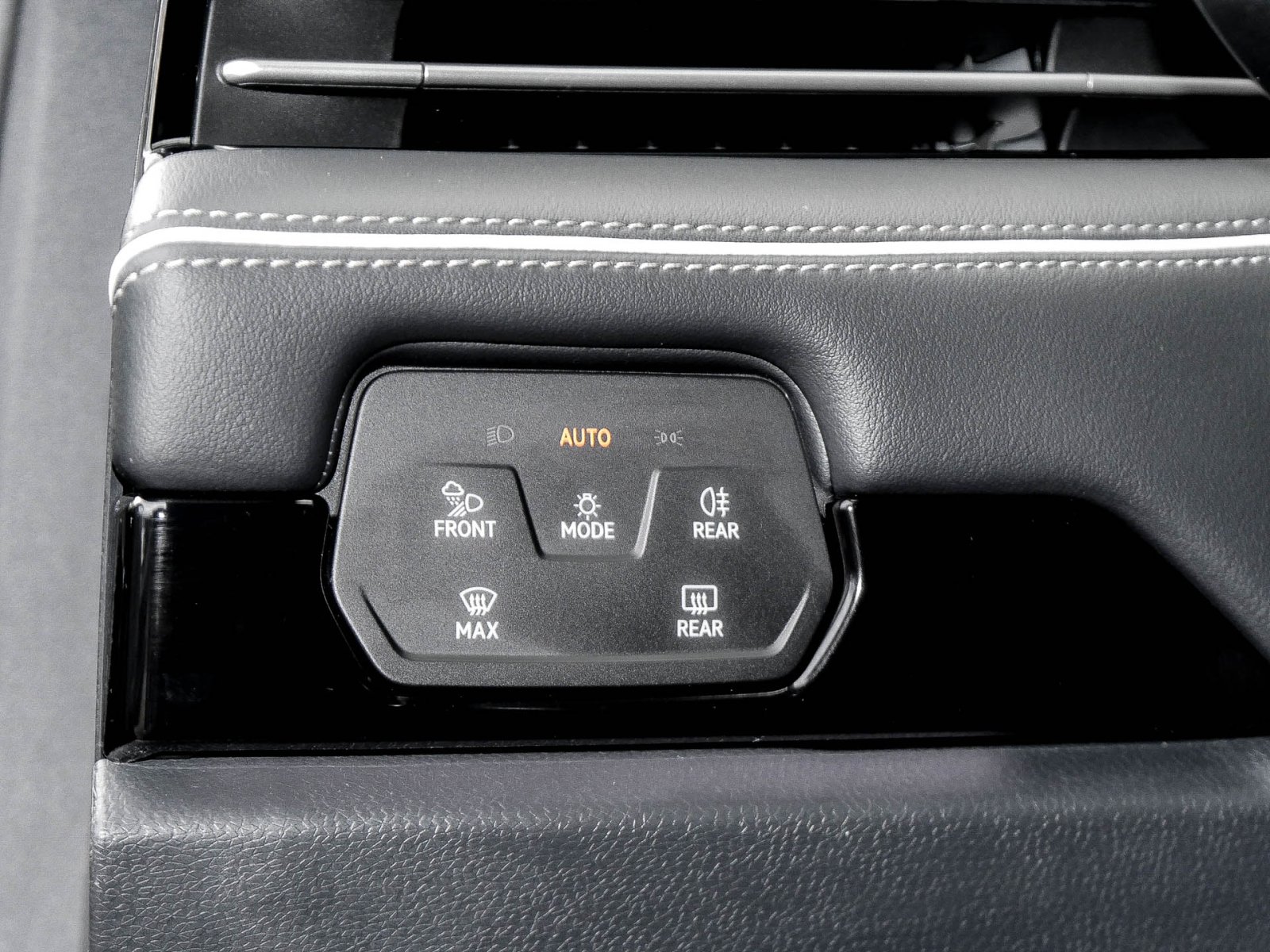 Volkswagen ID.7 Tourer PRO AHK NaviMAX eSITZE HARMAN-KARDON
