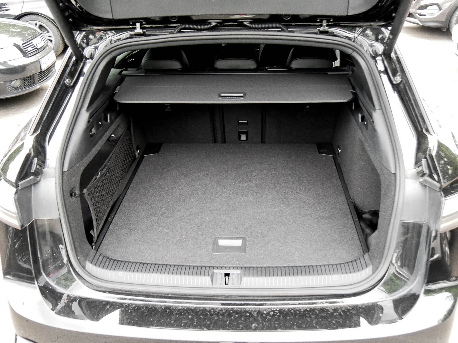 Volkswagen ID.7 Tourer PRO AHK NaviMAX eSITZE HARMAN-KARDON