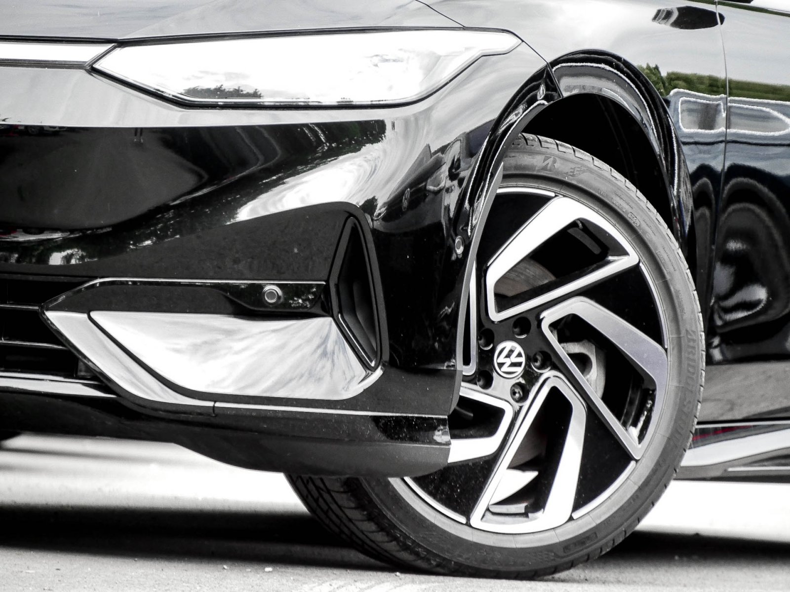 Volkswagen ID.7 Tourer PRO AHK NaviMAX eSITZE HARMAN-KARDON