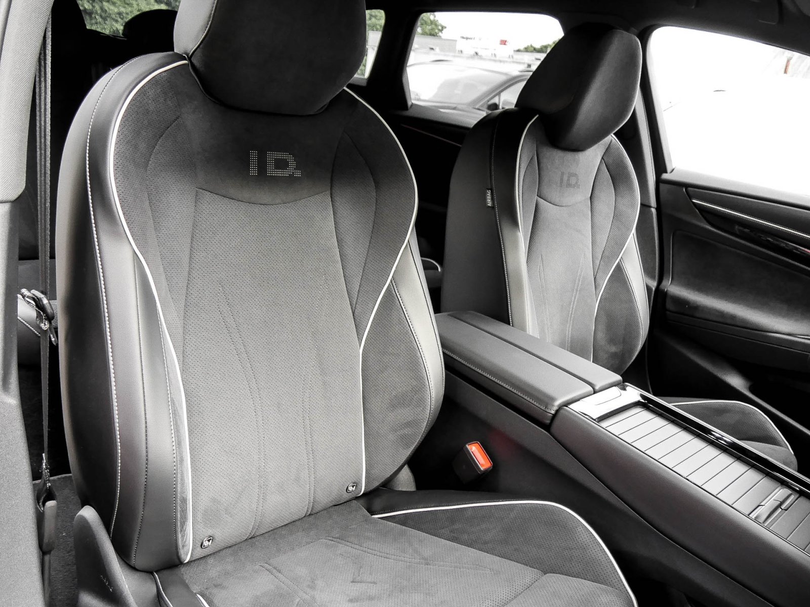 Volkswagen ID.7 Tourer PRO AHK NaviMAX eSITZE HARMAN-KARDON