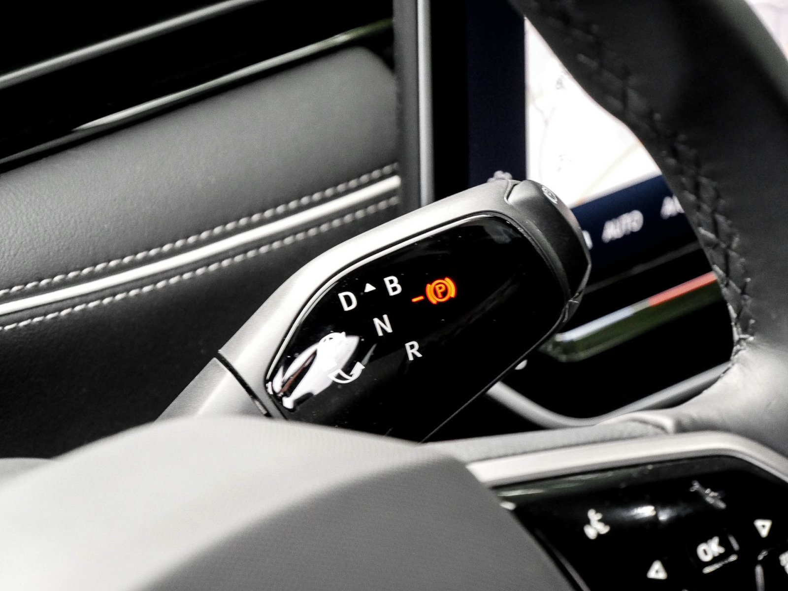 Volkswagen ID.7 Tourer PRO AHK NaviMAX eSITZE HARMAN-KARDON