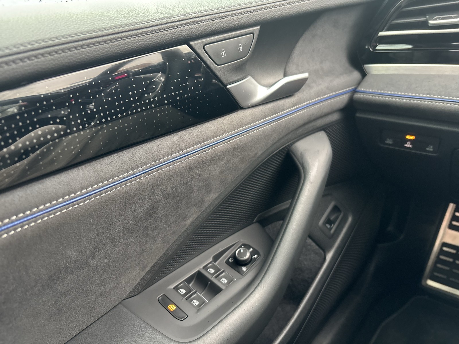 Volkswagen Passat Variant 2.0 R-LINE ACC KAMERA AHK eKLAPPE