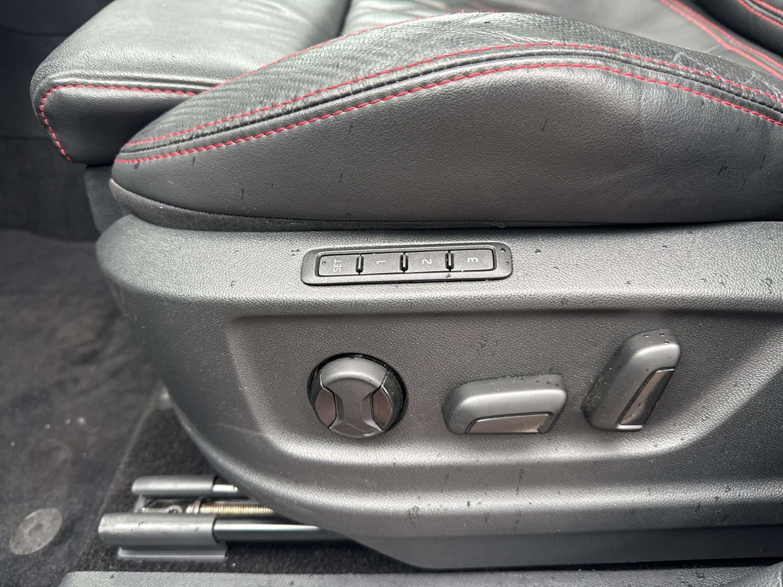 Skoda Kodiaq 2.0 RS 4X4 LEDER PANO AHK 360CAM LM20 NAVI