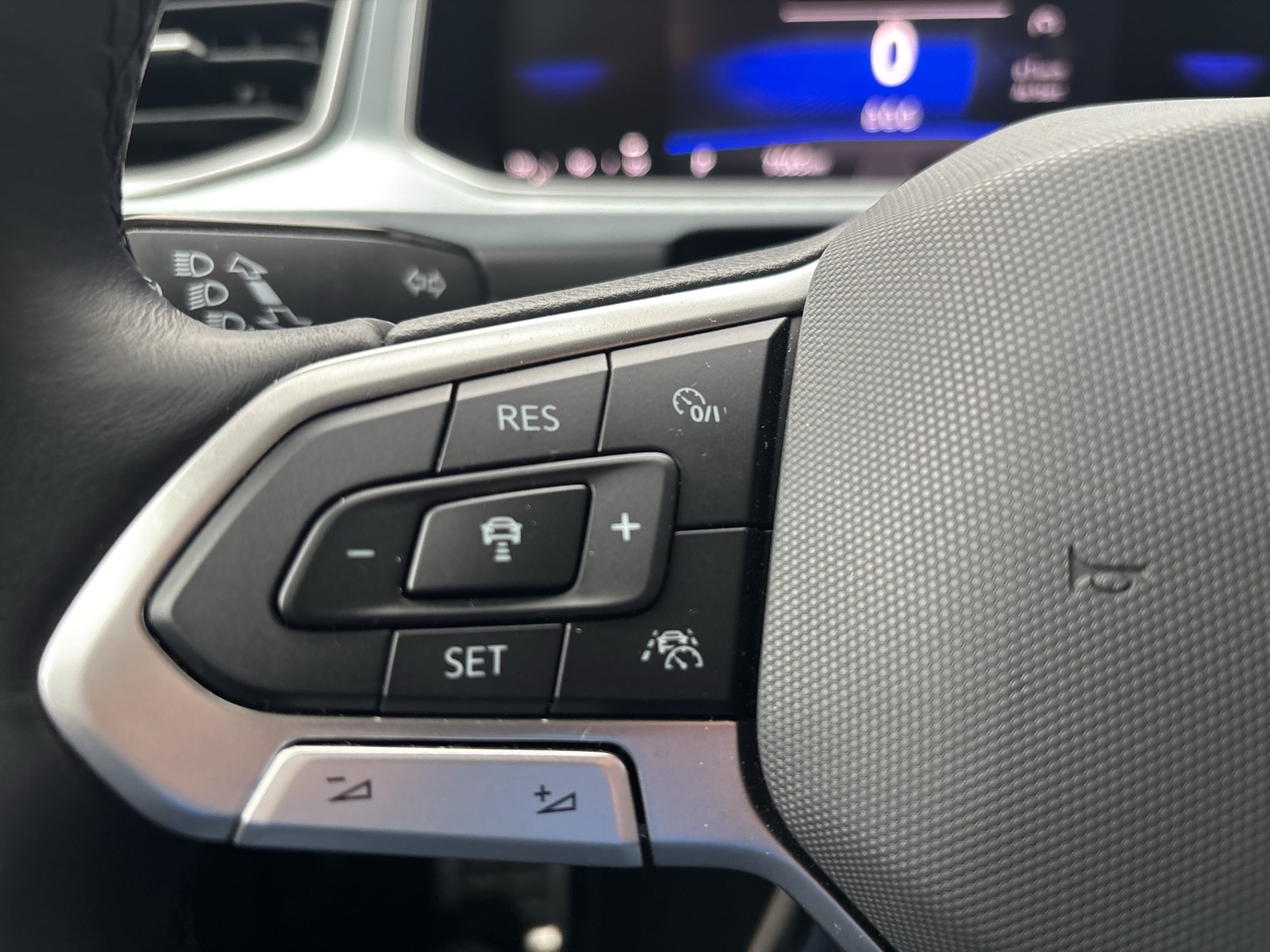 Volkswagen T-Roc 2.0 GOAL AHK CAM ACC LM17 NAVI SITZHEIZUNG