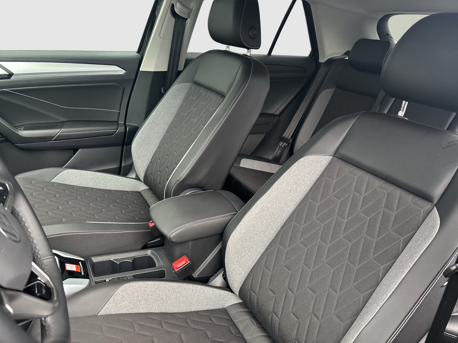 Volkswagen T-Roc 2.0 GOAL AHK CAM ACC LM17 NAVI SITZHEIZUNG