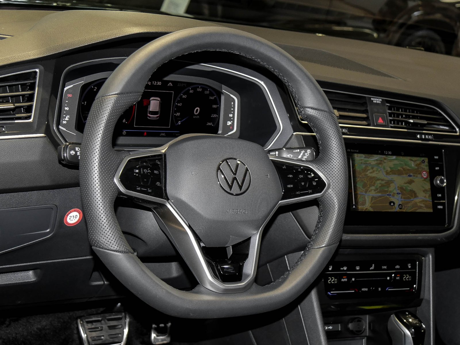 Volkswagen Tiguan Allspace 2.0 R-LINE DSG LEDER 7SITZE