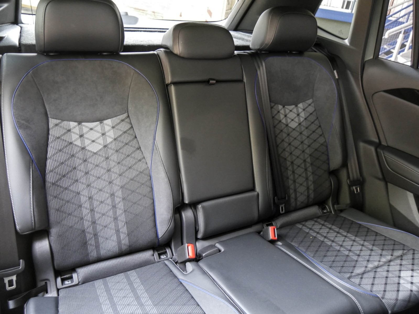 Volkswagen Tiguan 1.5 R-LINE DSG
