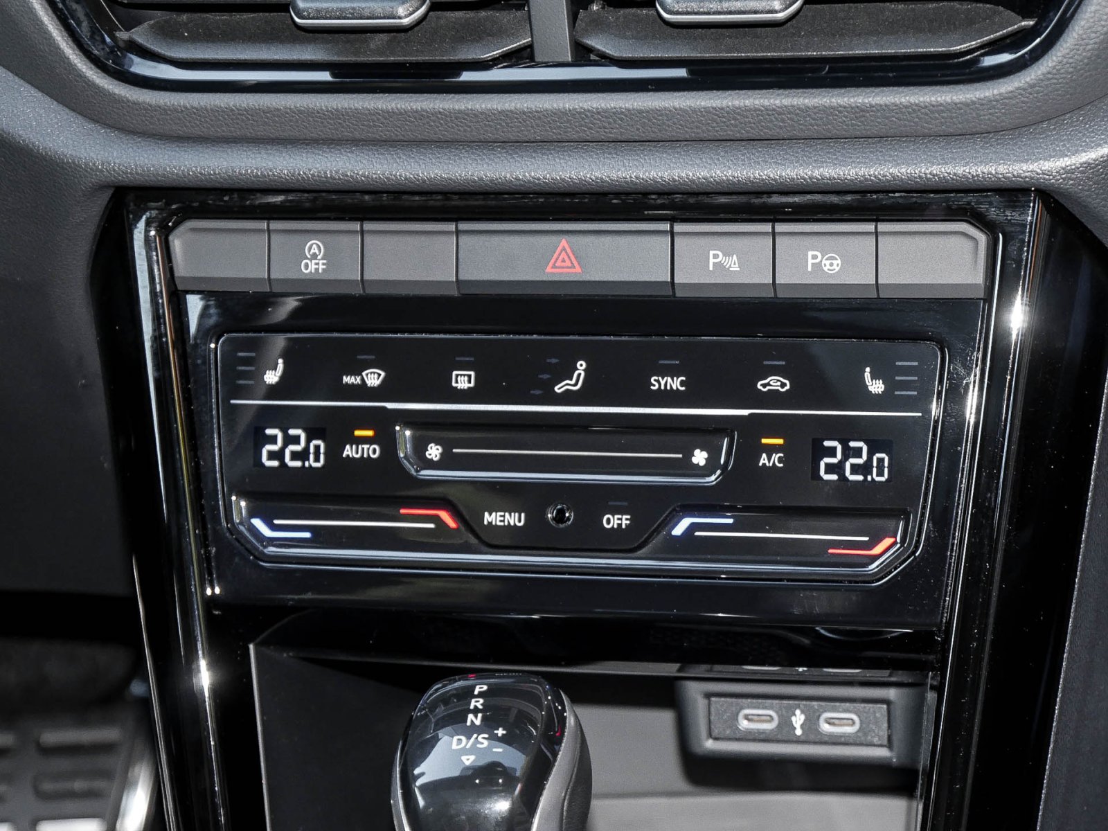 Volkswagen T-Roc R-LINE BLACK STYLE 4X4 BEATS CAM LM19 NAVI