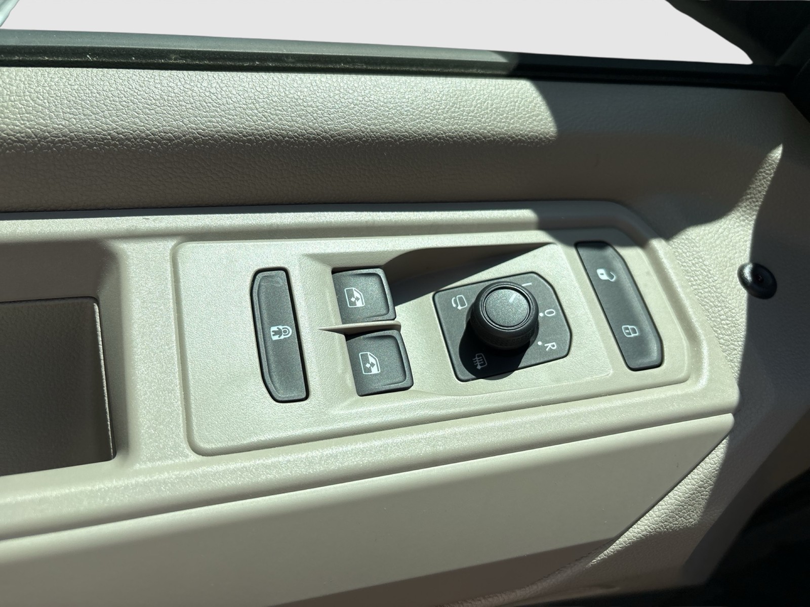 Volkswagen T7 California HYBRID COAST 4X4 Matrix AHK ACC CAM Navi