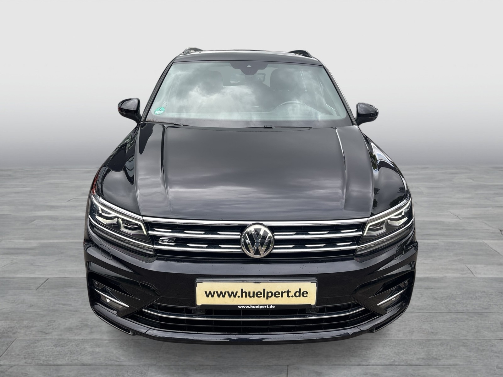 Volkswagen Tiguan 2.0 R-LINE 4X4 PANO ACC ALU19" HEADUP
