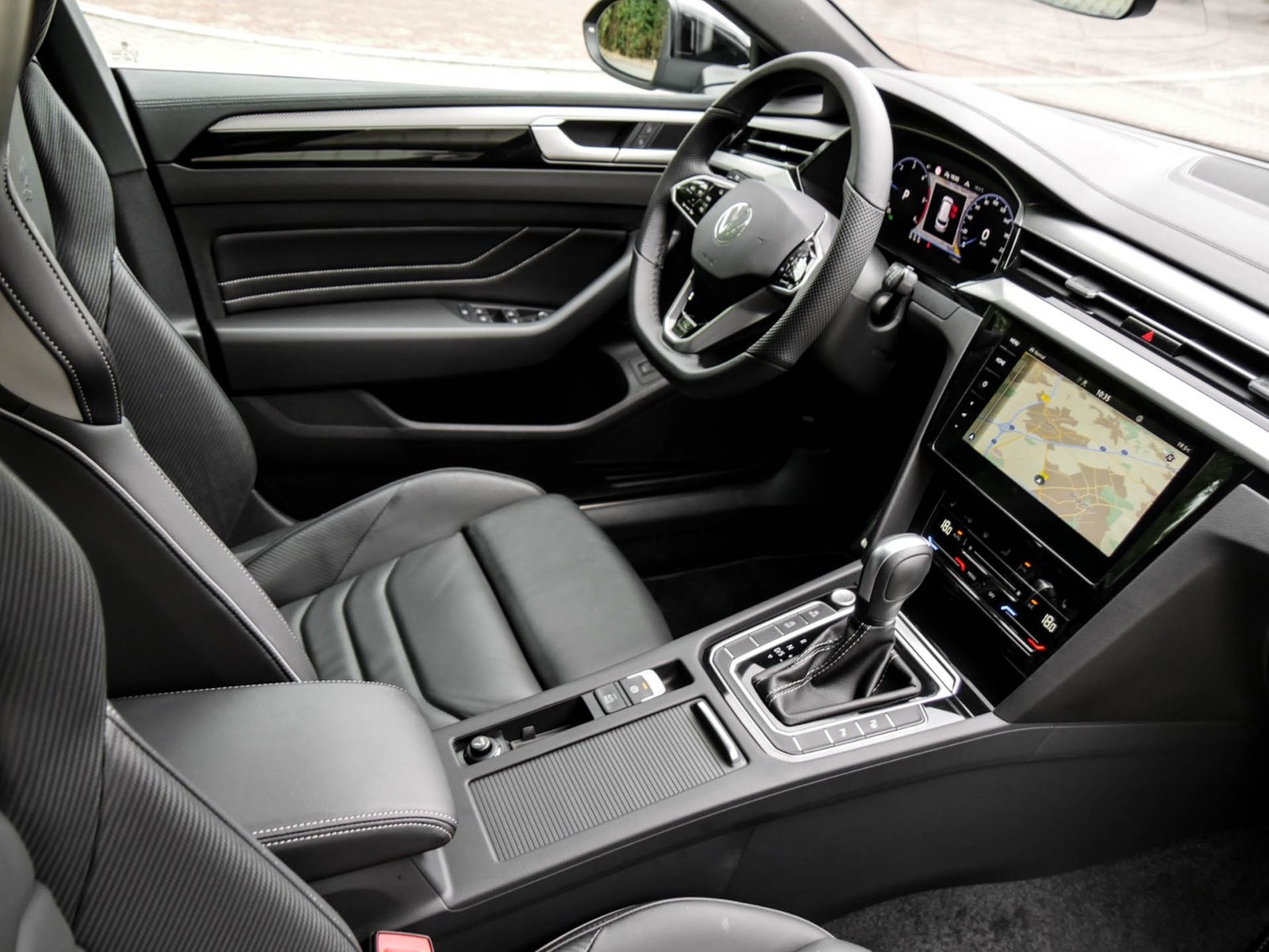 Volkswagen Arteon Shooting Brake 2.0 R-LINE 4X4 LEDER LM19