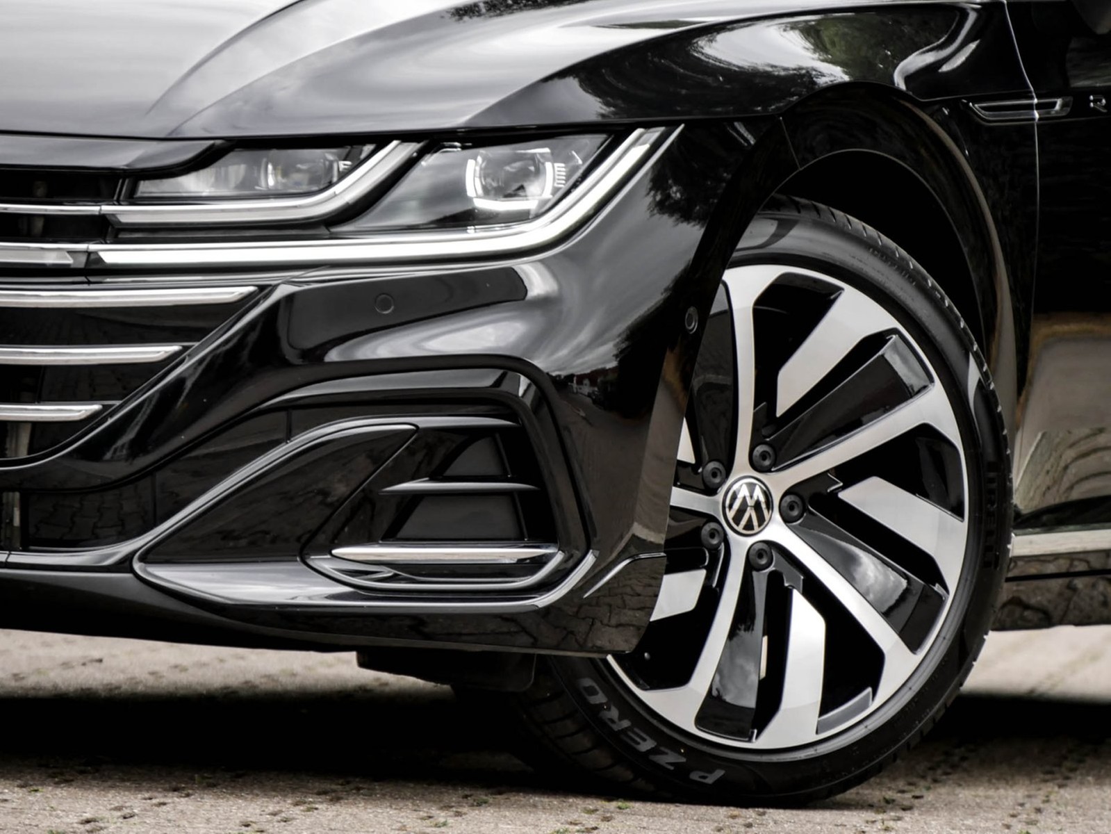 Volkswagen Arteon Shooting Brake 2.0 R-LINE 4X4 LEDER LM19