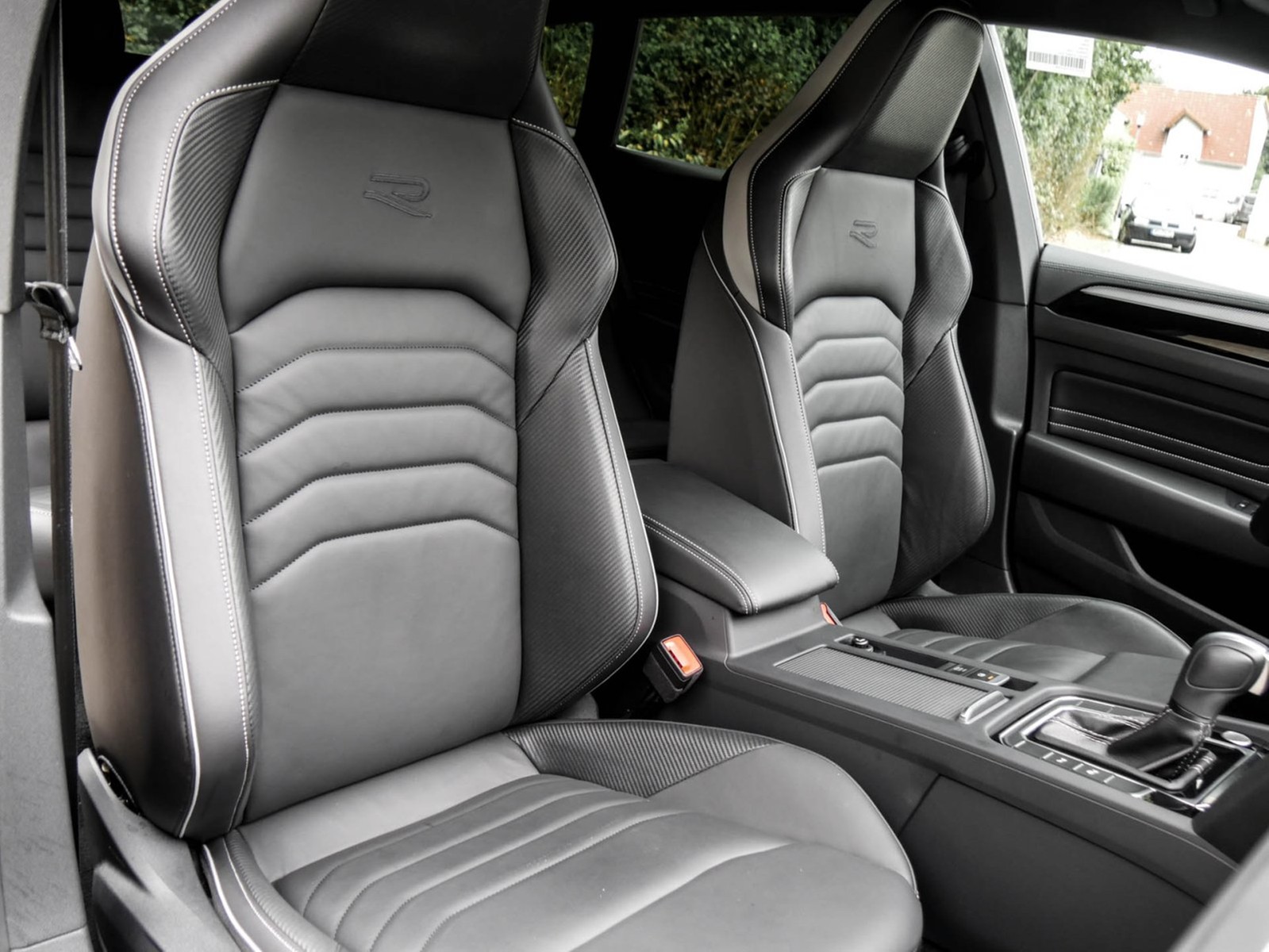 Volkswagen Arteon Shooting Brake 2.0 R-LINE 4X4 LEDER LM19