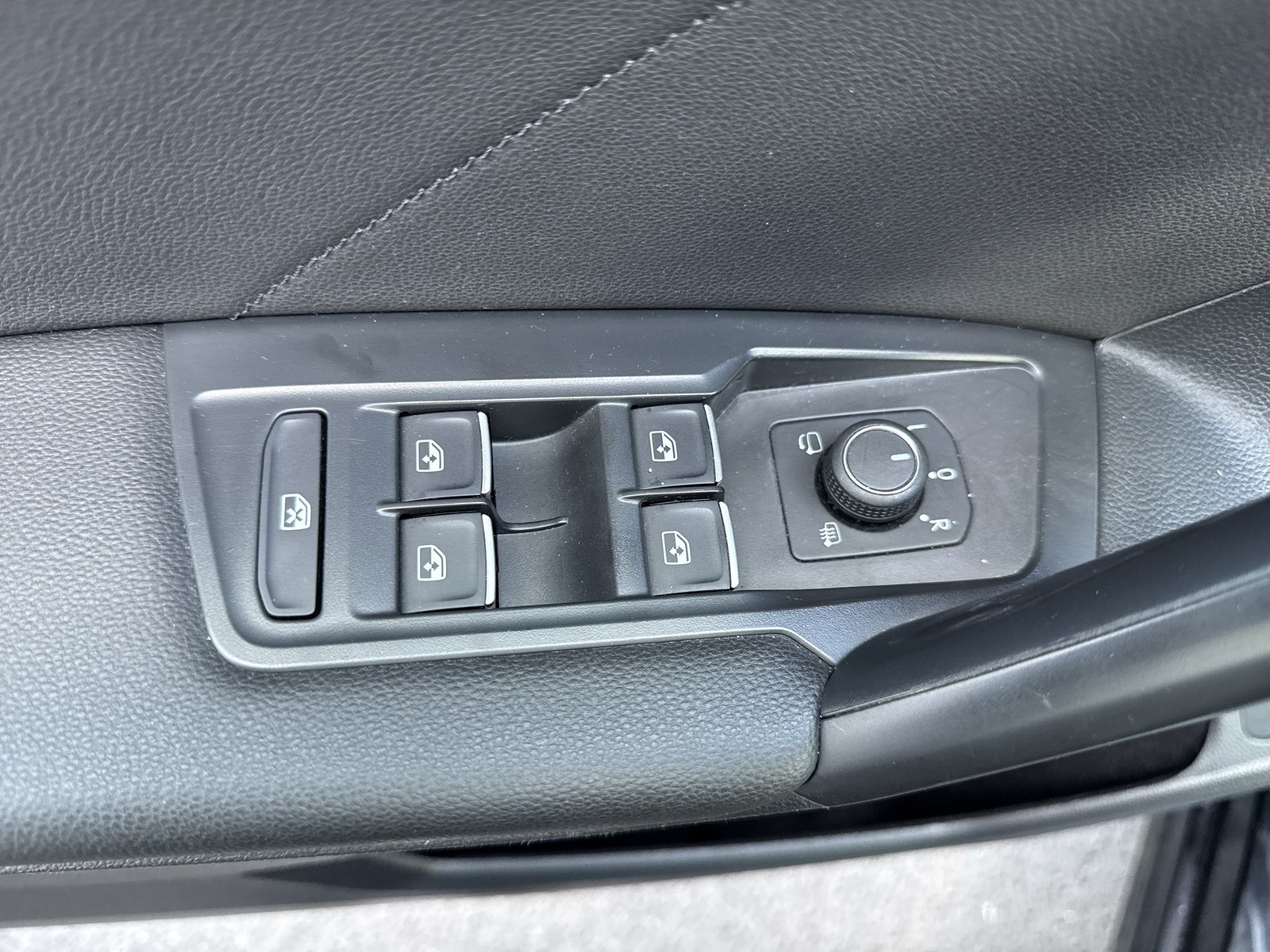 Volkswagen Tiguan Allspace 2.0 LIFE LEDER PANO eSITZE ALU20"