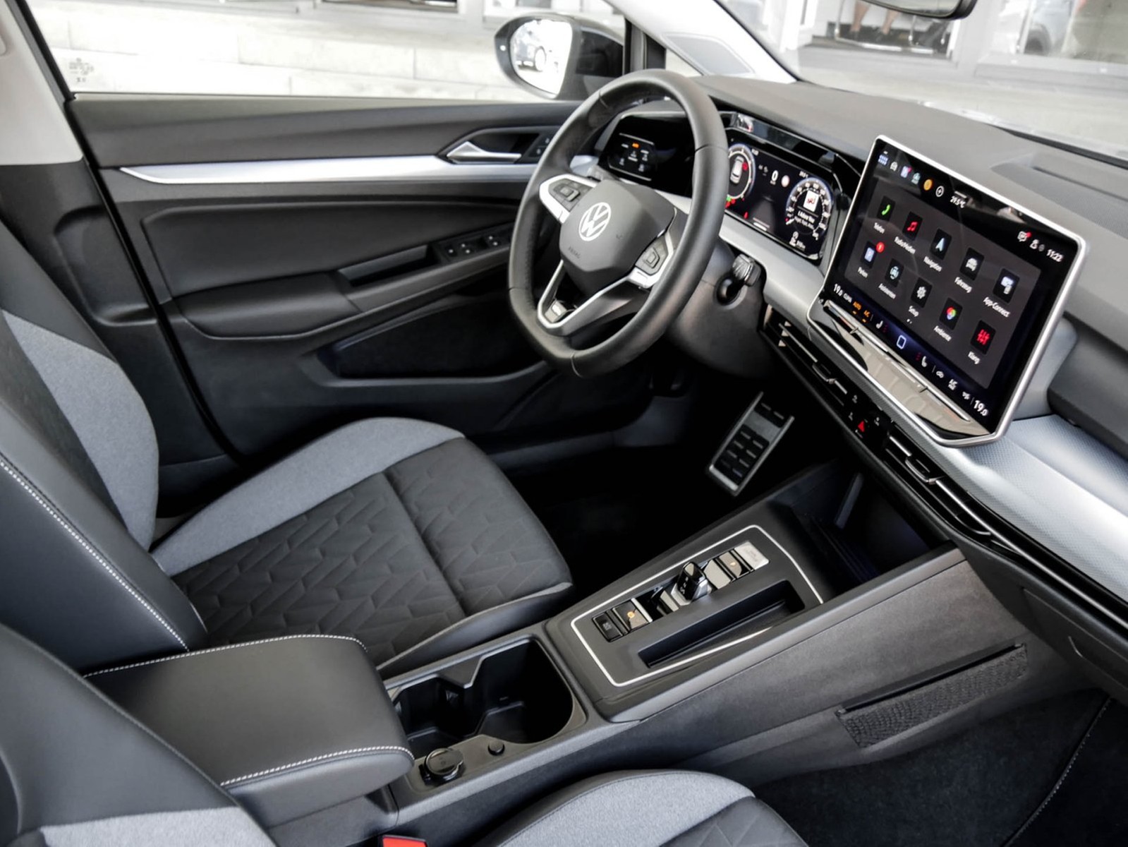 Volkswagen Golf VIII 2.0 GOAL FACELIFT ACC CARPLAY SITZHEIZUNG