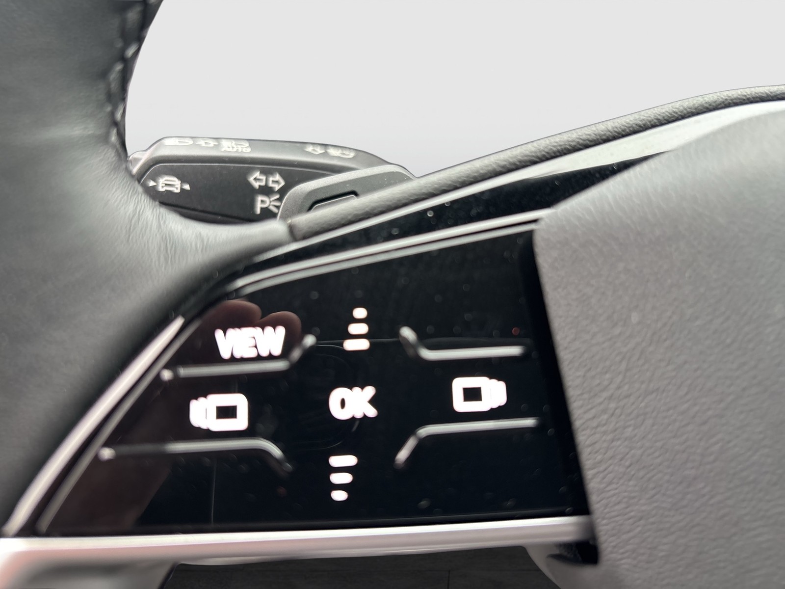 Audi A6 e-tron Avant performance S LINE 360°CAM LM20